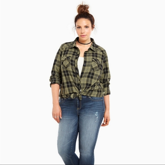 🧐LOOKING FOR Torrid Disney Tinkerbell Flannel👀 - Picture 2 of 3